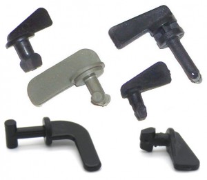 pet carrier pegs and latches
